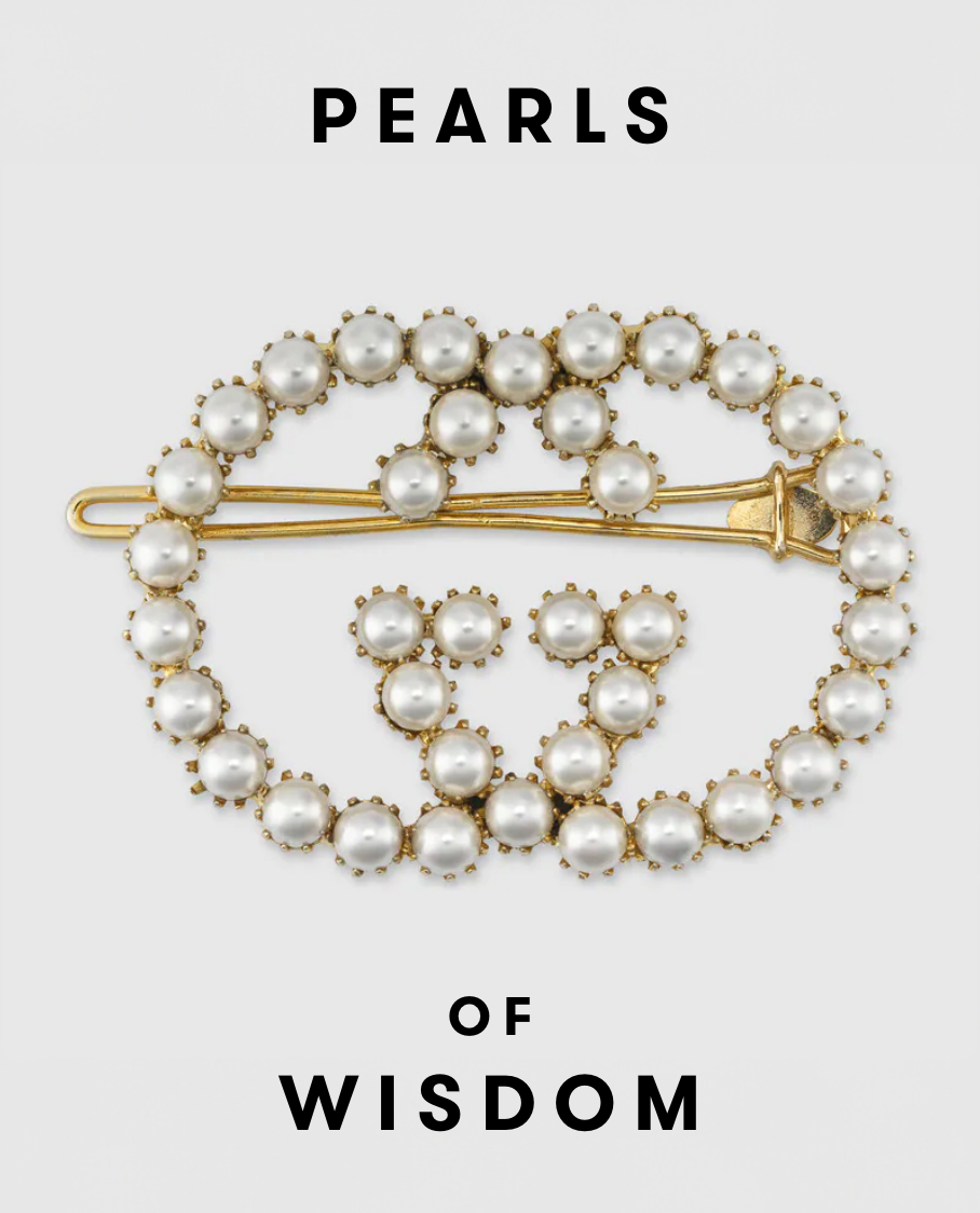 Gucci pearls hair clip.