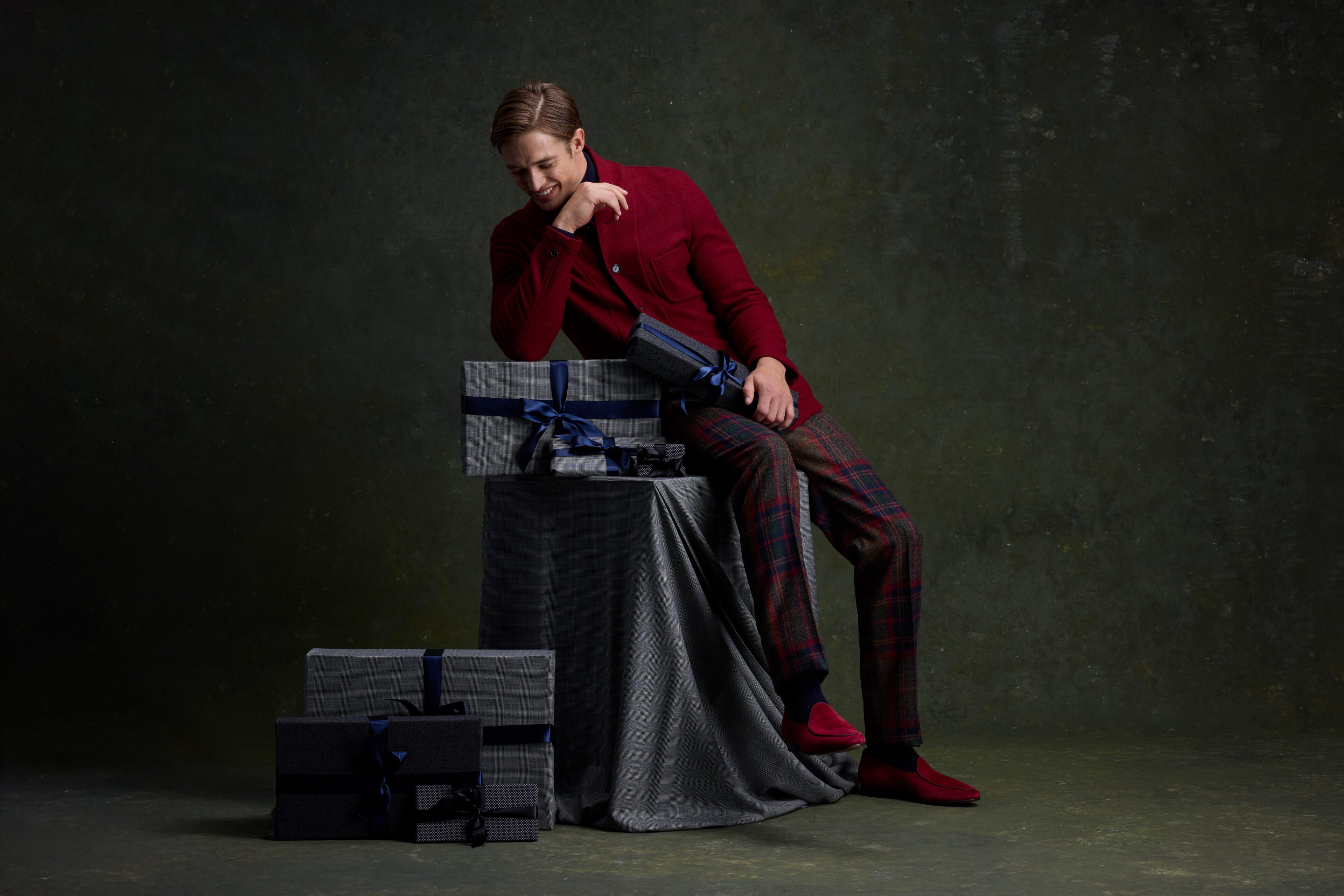 Paul Stuart Holiday 2025