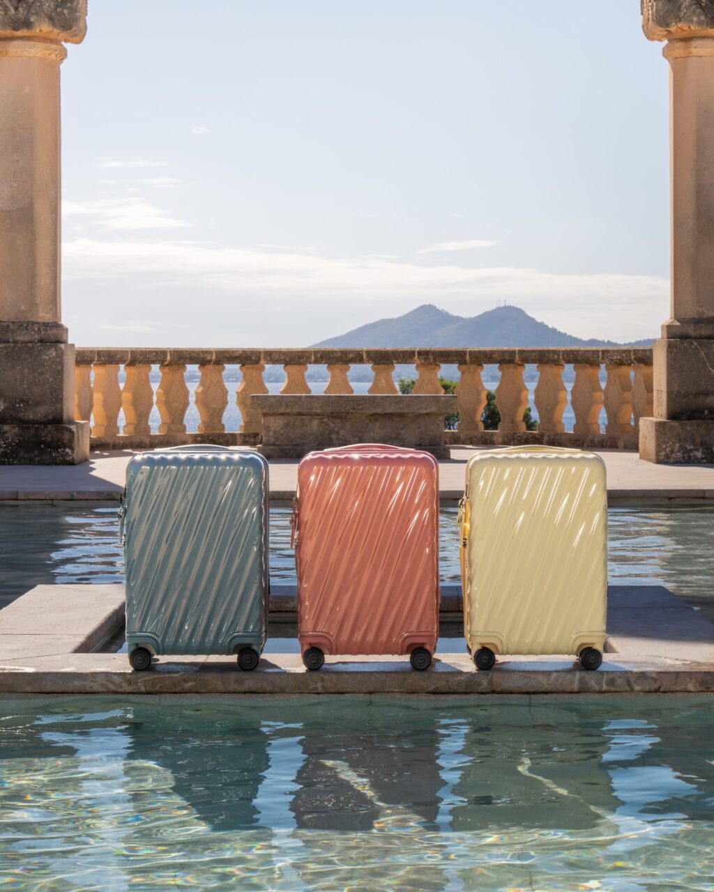 Tumi Travel 19 degrees Collection